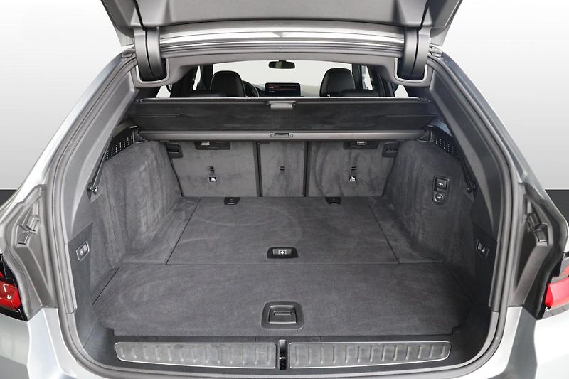 BMW Řada 5 520d xDrive - fotka 8 z 22