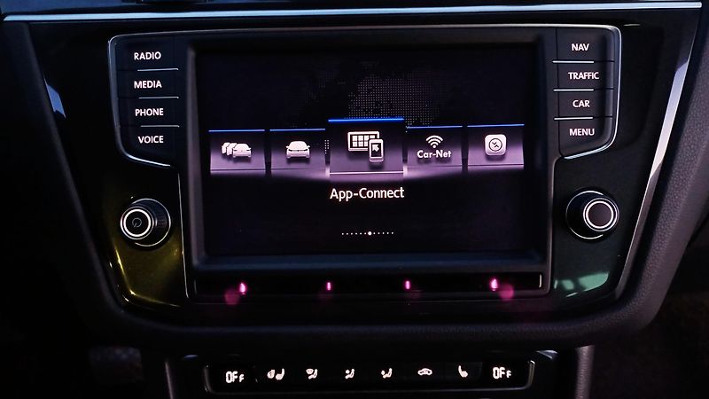 Volkswagen Tiguan TDI 110kW 4x4 HIGHLINE - fotka 34 z 50