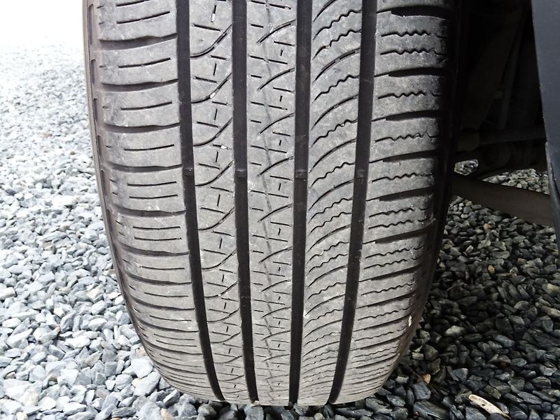 Land Rover Defender 110 D300 221kW Black Packet ČR - fotka 30 z 33
