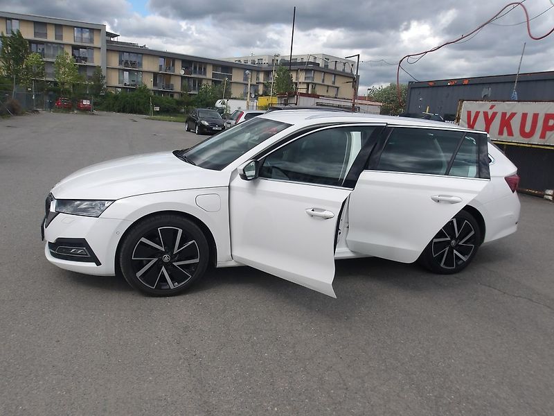 Škoda Octavia 1,4TSi BA+EL ČR ! MAX.VÝBAVA ! - fotka 15 z 33