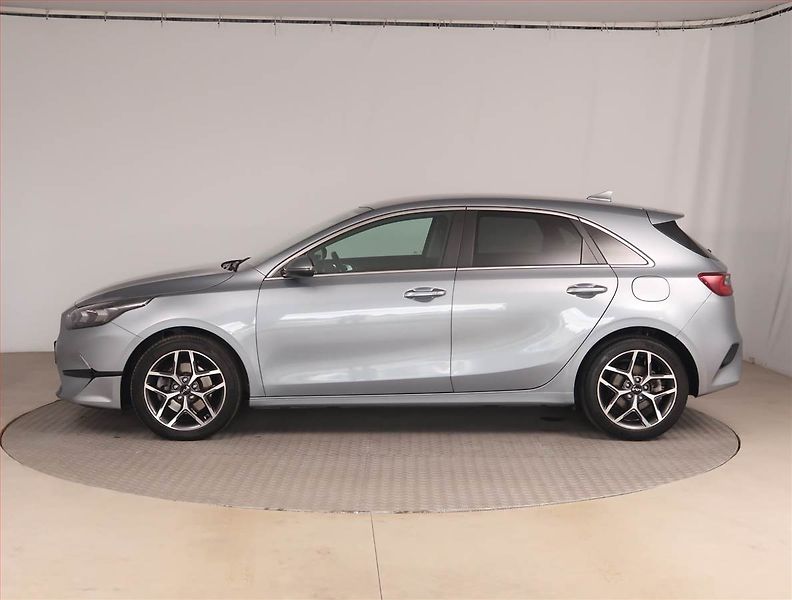 Kia Ceed (2022) 1.5 T-GDI, Serv.kniha, Navi - fotka 3 z 17