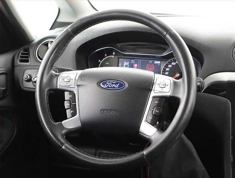 Ford S-MAX (2012) Titanium 2.0 TDCi, Automat - fotka 19 z 21