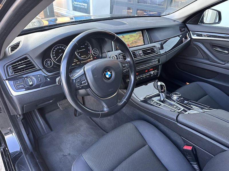 BMW Řada 5 520d Touring A/T - fotka 13 z 19