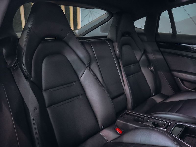 Porsche Panamera 4S Diesel 310 kW - fotka 32 z 38