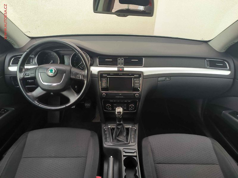 Škoda Superb (2010) 2.0TDI 4x4, ČR, Xenon, autoAC - fotka 8 z 20