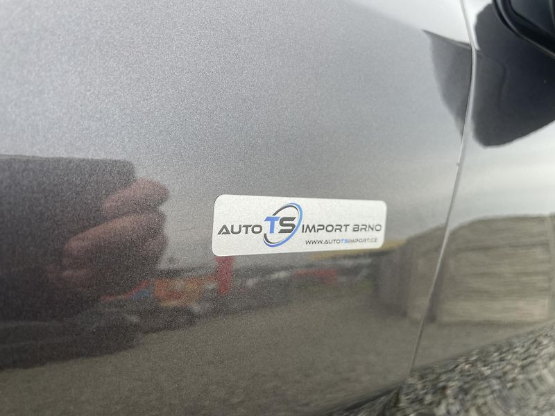 Jeep Grand Cherokee 6.4i 480PS HEMI SRT CZ 78000KM - fotka 21 z 187