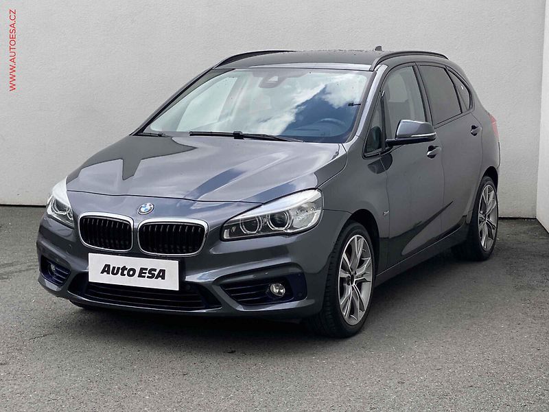 BMW Řada 2 (2016) 2.0 i 220 i, Sport Line, AT - fotka 3 z 21