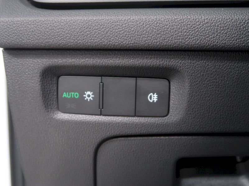 Škoda Octavia (2024) TOP SELECTION 1.5TSI 110KW - fotka 33 z 37