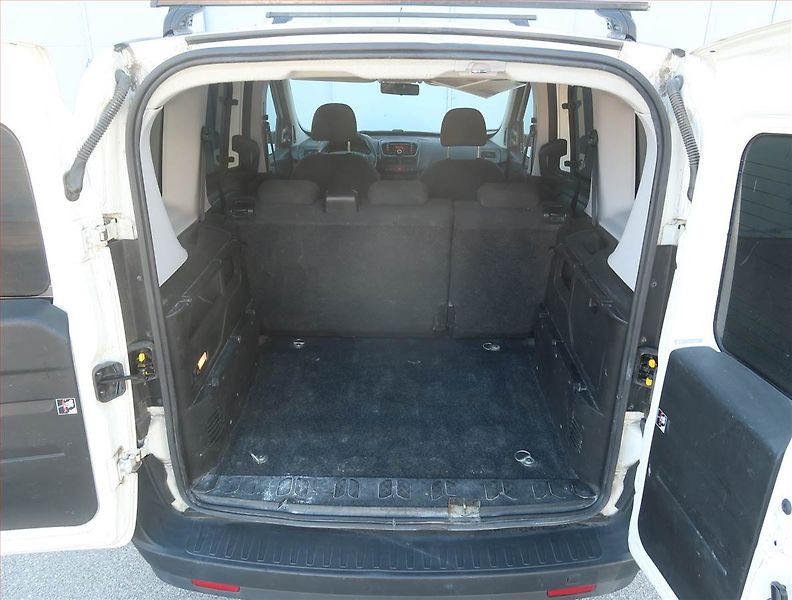 Opel Combo (2018) 1.4 16V, 5Míst, SR, 1Maj, DPH - fotka 13 z 15