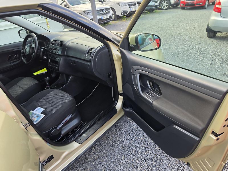 Škoda Fabia 1.2 TSI Scout  - fotka 15 z 25