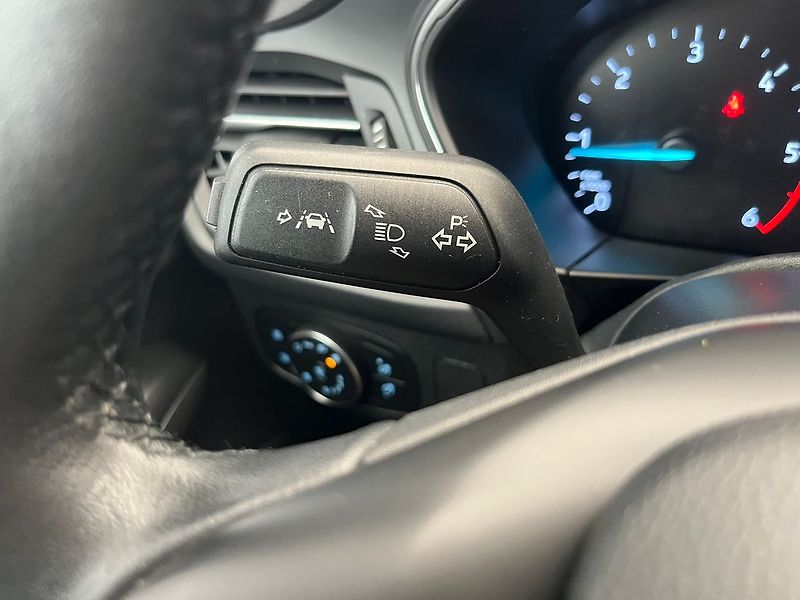 Ford Focus 2.0 EB Titanium manuál 110kW - fotka 12 z 76