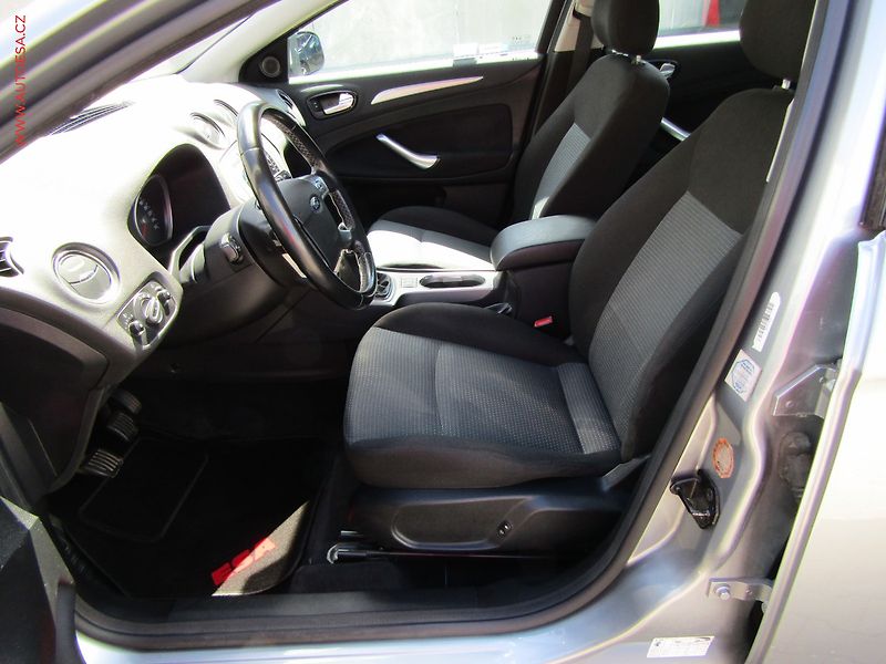 Ford Mondeo (2008) 1.6 Ti-VCT, AC, TZ, park - fotka 9 z 19