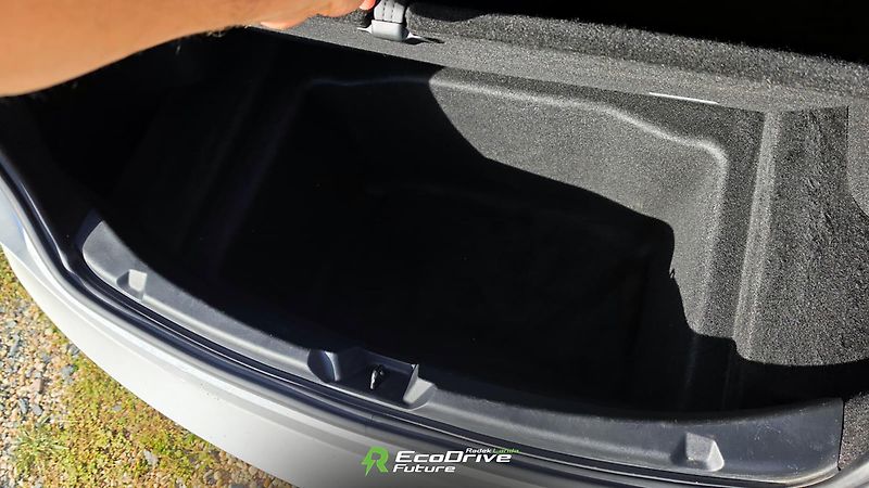 Tesla Model 3 (2021) Long Range AWD, Dual Motor - fotka 7 z 12