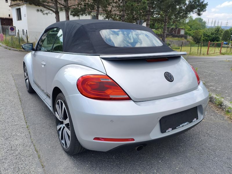 Volkswagen Beetle (2013) 1,2 TSI Cabrio Sport - fotka 7 z 35
