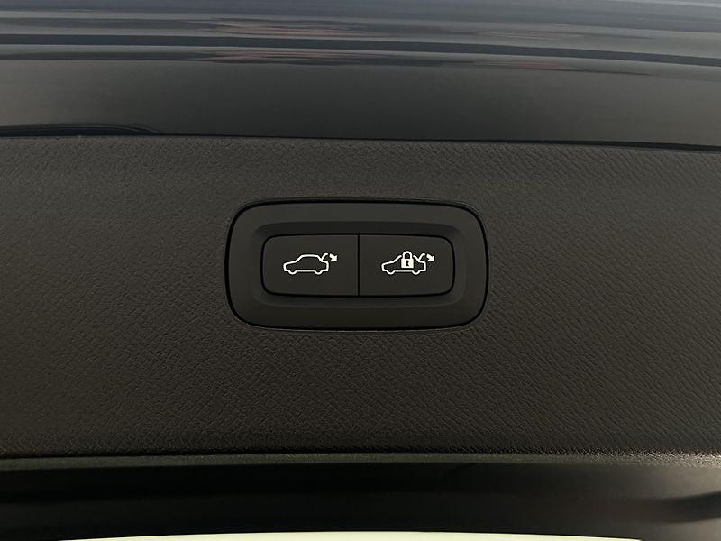 Volvo XC90 (2026) B5 AWD BRIGHT PLUS - fotka 17 z 47