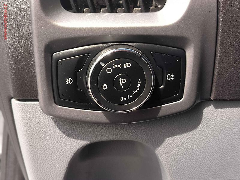 Ford Transit Custom (2017) 2.0TDCi 9míst, TREND, AC - fotka 18 z 20