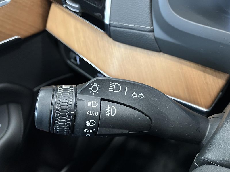 Volvo XC90 B5 AWD INSCRIPTION AT8, ČR - fotka 23 z 49