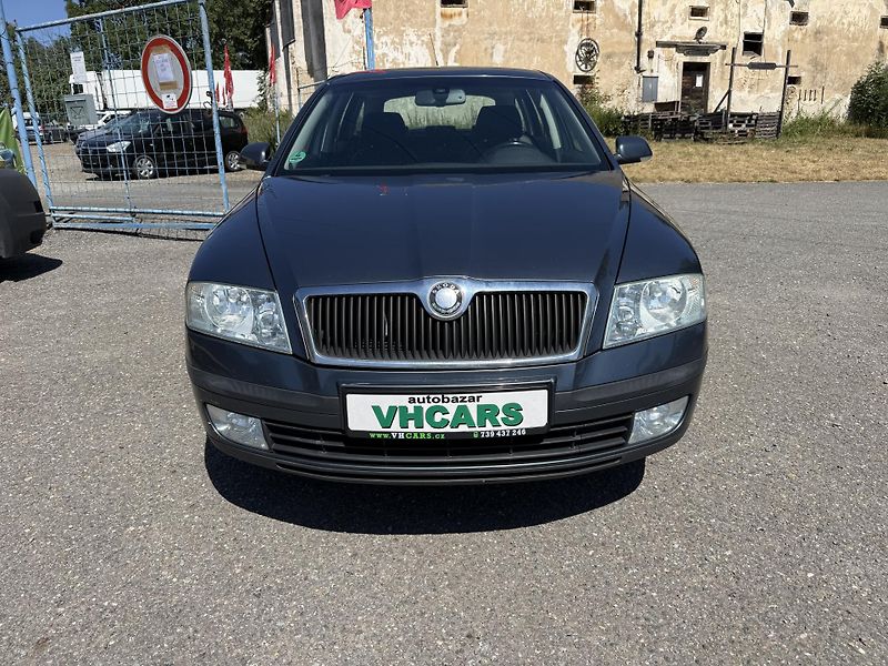 Škoda Octavia 1,6i 75kW ELEGANCE - fotka 2 z 20