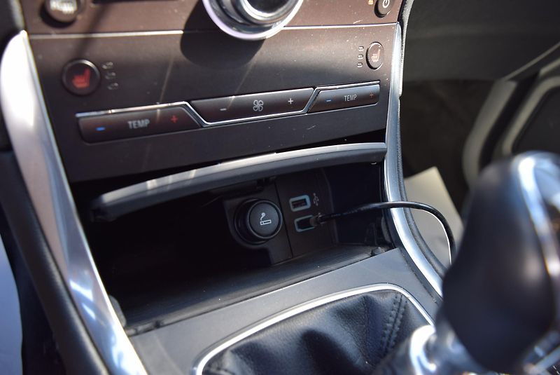 Ford S-MAX (2019) 2.0TDCi 110kw TITANIUM LED KAM - fotka 25 z 50