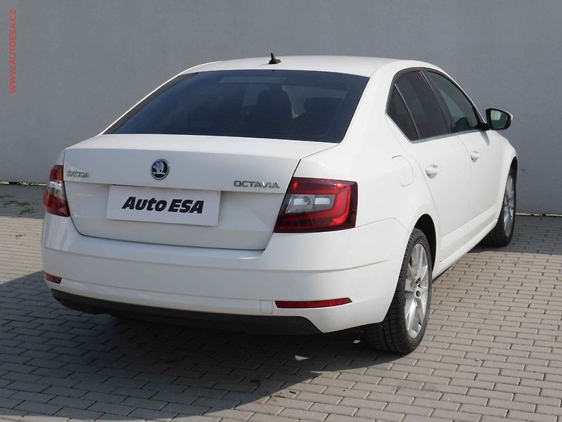 Škoda Octavia (2017) 1.6 TDi, ČR, Style, LED - fotka 4 z 20