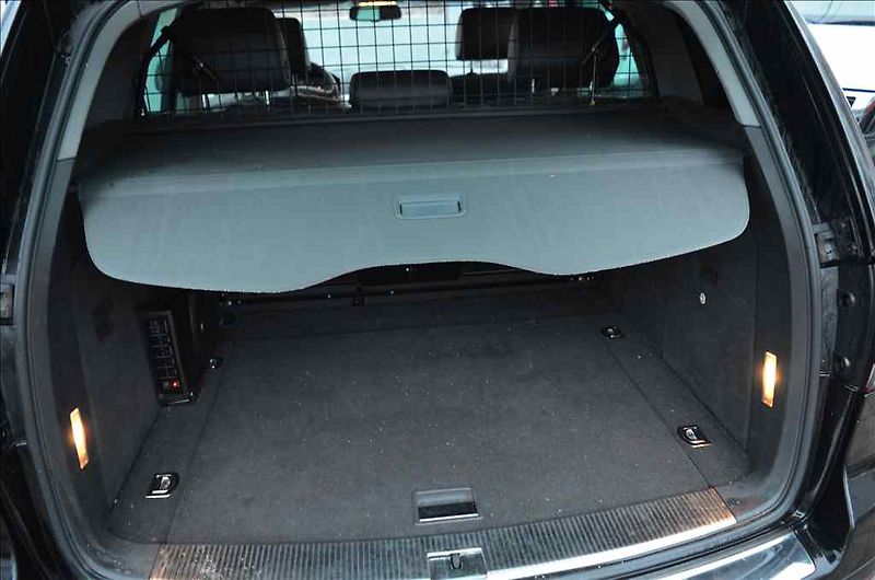 Volkswagen Touareg (2008) 2,5 TDI - fotka 17 z 19
