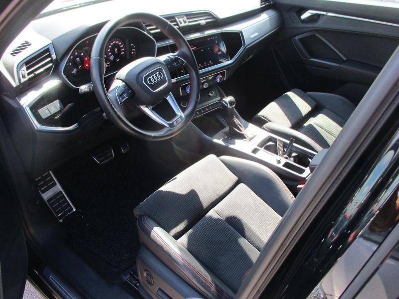 Audi Q3 (2022) 40TDi Sportback Quattro S Line - fotka 11 z 12