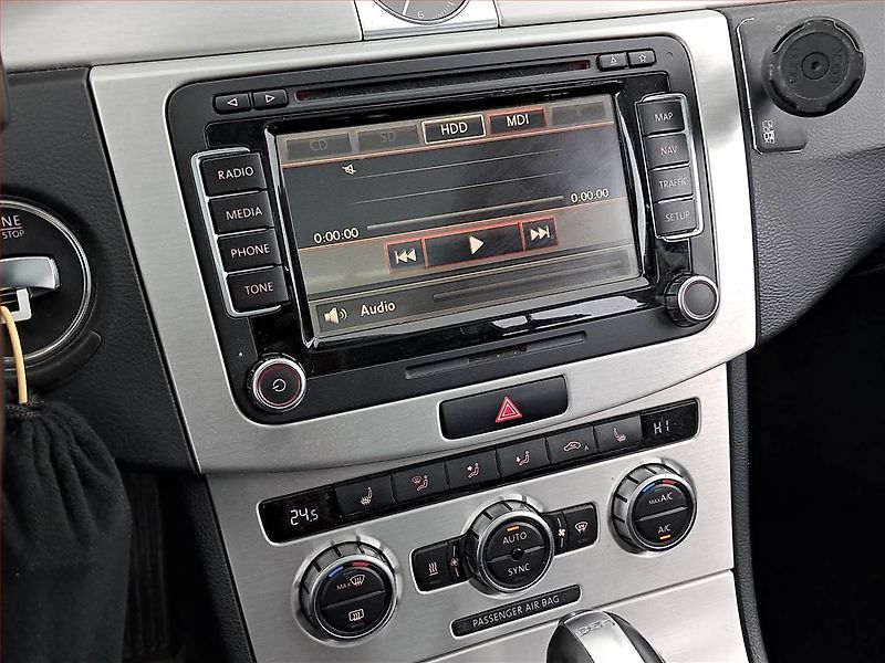 Volkswagen Passat (2014) 2.0 TDI, Automat, Navi, Xenony - fotka 12 z 20