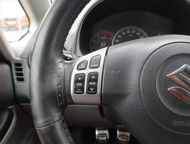 Suzuki SX4 (2009) 1.9 DDiS, 4X4, Serv.kniha - fotka 15 z 17