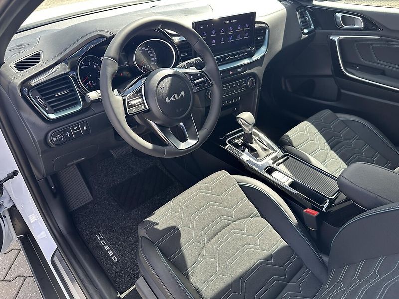 Kia XCeed (2026) 1,6 T-GDi 7DCT 132 kW STEEL ED - fotka 4 z 6