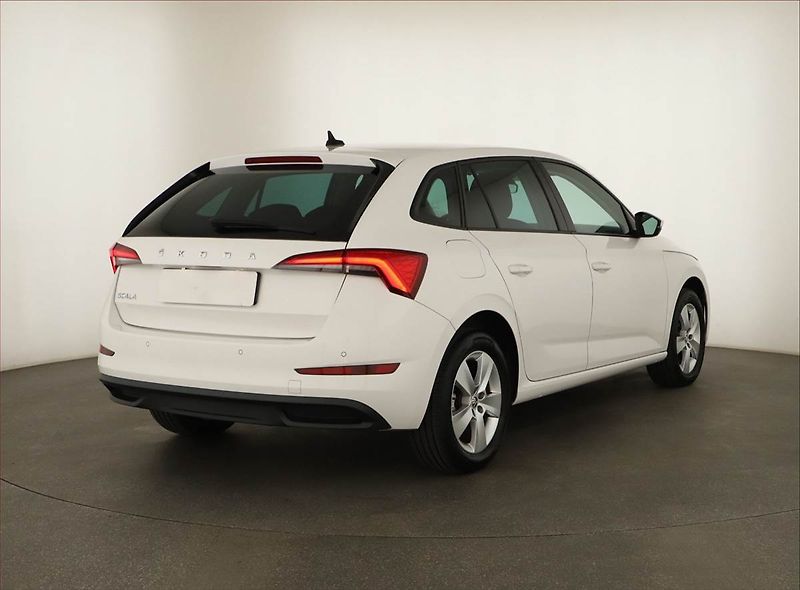 Škoda Scala (2022) Ambition 1.0 TSI, Serv.kniha - fotka 5 z 16