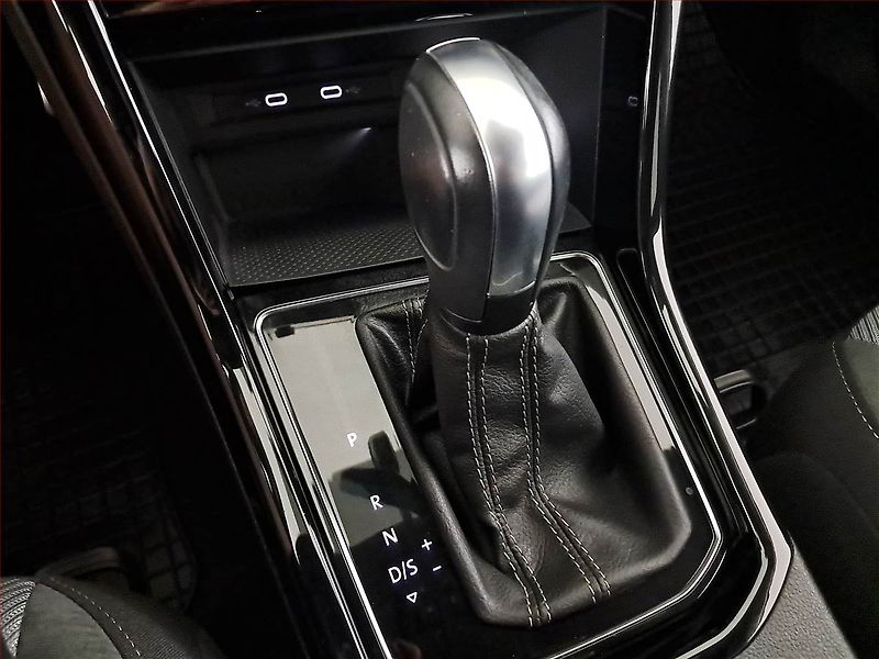 Volkswagen Touran (2021) R-Line 2.0 TDI, Automat - fotka 19 z 19