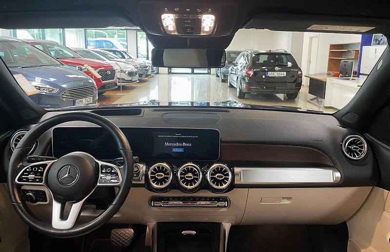 Mercedes-Benz GLB 250, 4 MATIC, ČR, REZERVACE - fotka 12 z 32