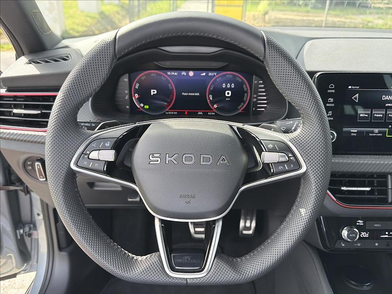 Škoda Kamiq 1,5 TSI 110 kW DSG Monte Carlo - fotka 11 z 35