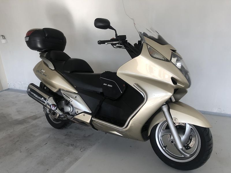Honda FJS 600 Silver Wing - fotka 2 z 19