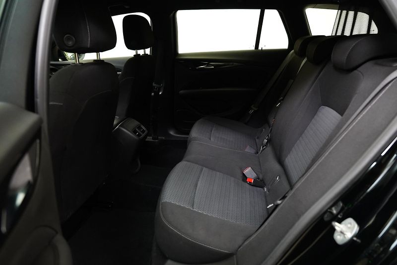 Opel Insignia - fotka 24 z 25