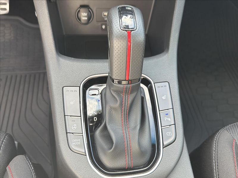Hyundai i30 1,5 1.5 T-GDI MildH Family DCT - fotka 17 z 25