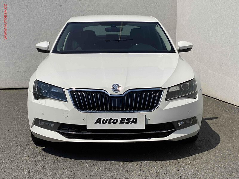 Škoda Superb (2016) 2.0TDi, Style, DSG, bixen - fotka 2 z 19