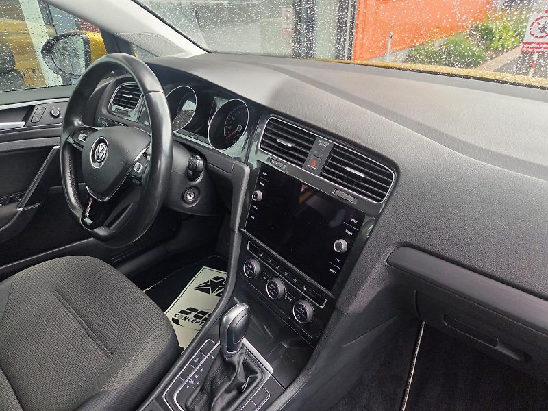 Volkswagen Golf (2017) 1.4 TSI TAŽNÉ ZAŘÍZENÍ - fotka 4 z 9