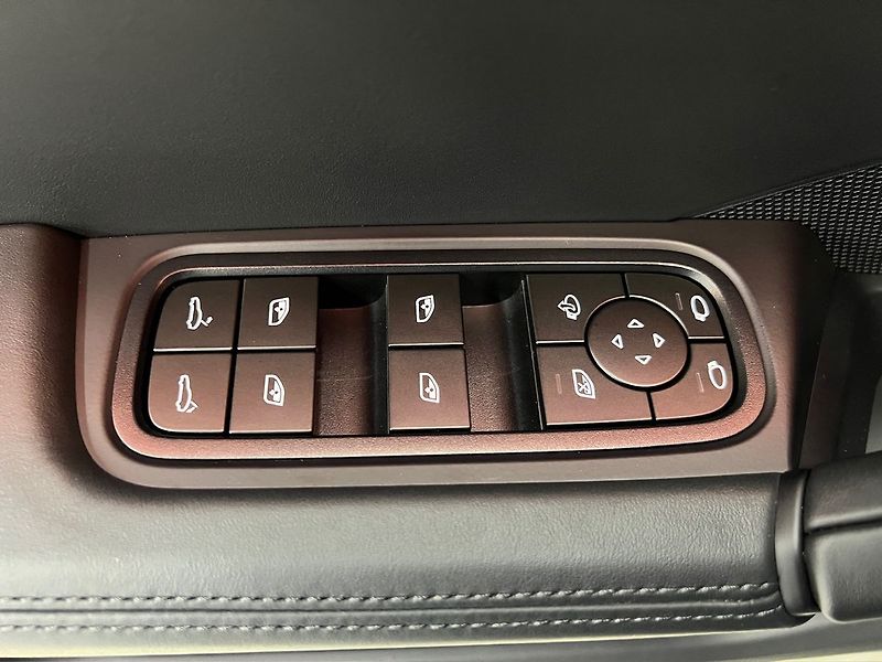Porsche Cayenne S V8 AWD SPORT DESIGN, VZDUCH - fotka 34 z 39