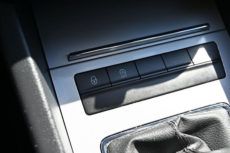Škoda Octavia 1.6TDI 77KW Ambition rezervace - fotka 19 z 49