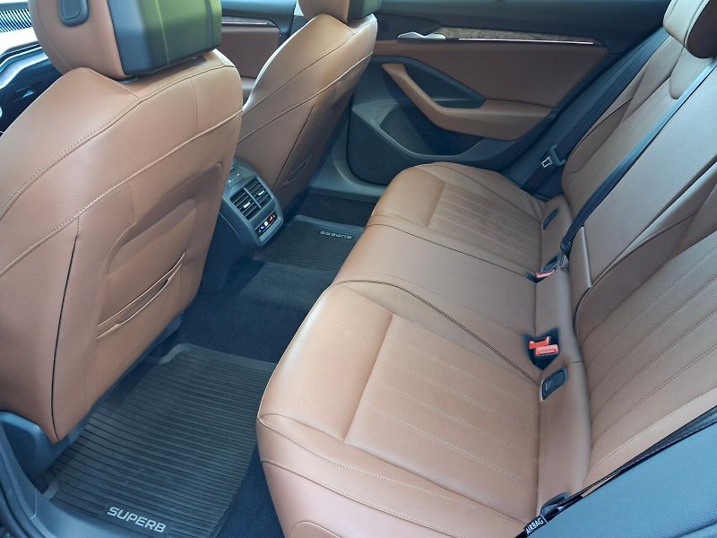 Škoda Superb (2024) Combi L&K DSG 2,0TDi 110kW - fotka 7 z 34
