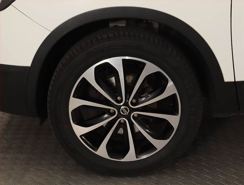 Nissan Qashqai (2012) 1.6 dCi, Navi, Tempomat - fotka 15 z 18