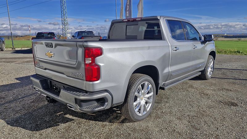 Chevrolet Silverado (2026) HIGH COUNTRY 6.2l - fotka 4 z 13