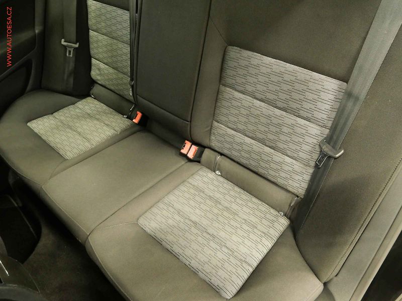 Škoda Octavia (2010) 1.6 TDi, 1.maj, Výhř.sed. - fotka 10 z 17