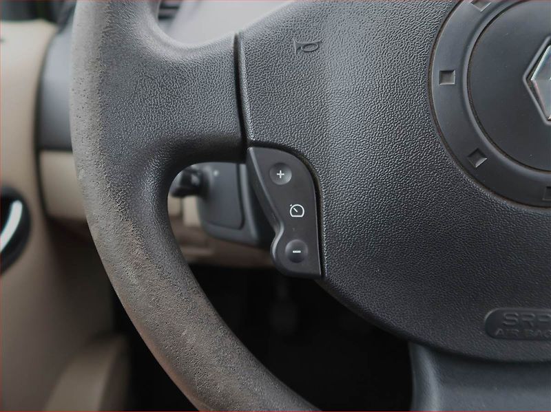 Renault Scénic (2006) 1.5 dCi, po STK, Tažné, Klima - fotka 15 z 19