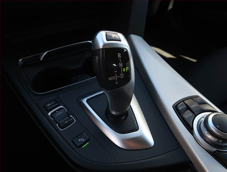 BMW Řada 3 (2017) 320 d xDrive, 4X4, Automat - fotka 13 z 20