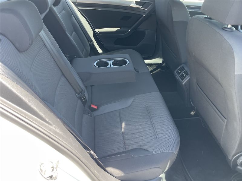 Volkswagen Golf 2,0 TDi 110kw DSG LED Radar po - fotka 11 z 39