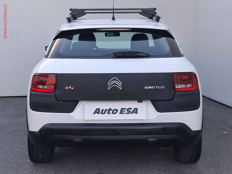 Citroën C4 Cactus (2015) 1.2i, ČR, STK5/28 - fotka 5 z 16
