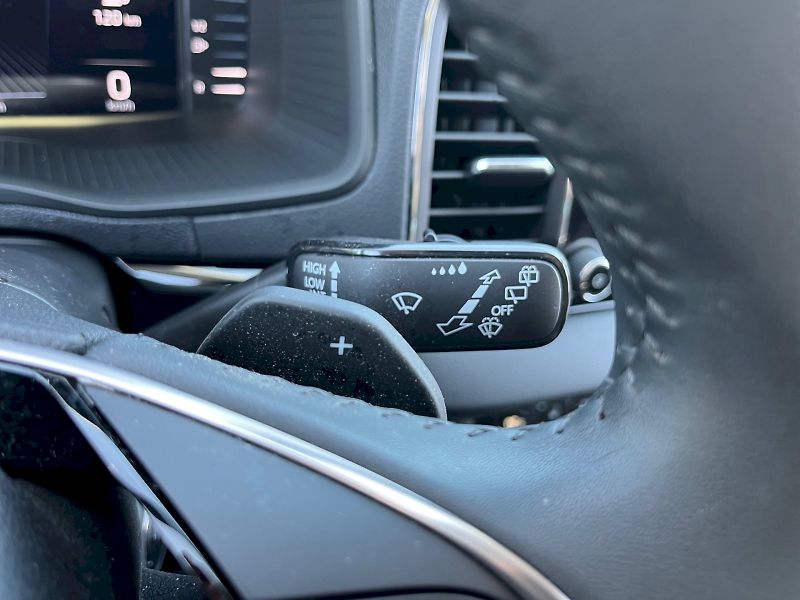 Škoda Karoq (2025) Top Selection 1.5 TSI DSG - fotka 15 z 34