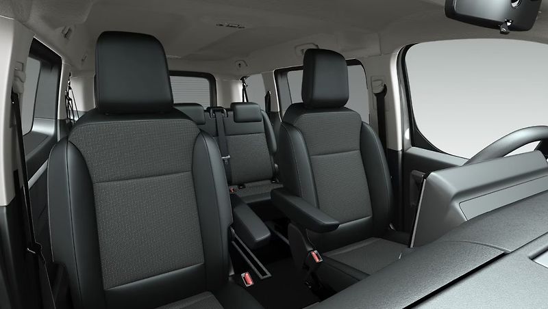 Opel Zafira (2026) Edition L1 2.2 CDTi 150k MT6 - fotka 4 z 9